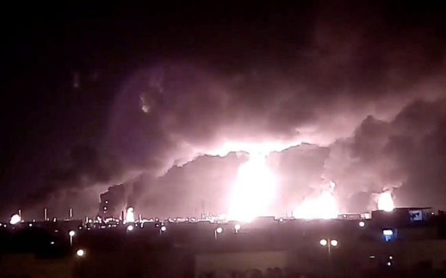 Dầu tăng giá chưa từng có sau khi nhà máy ở Ả rập Xê út bị tấn công, Trung Đông căng thẳng